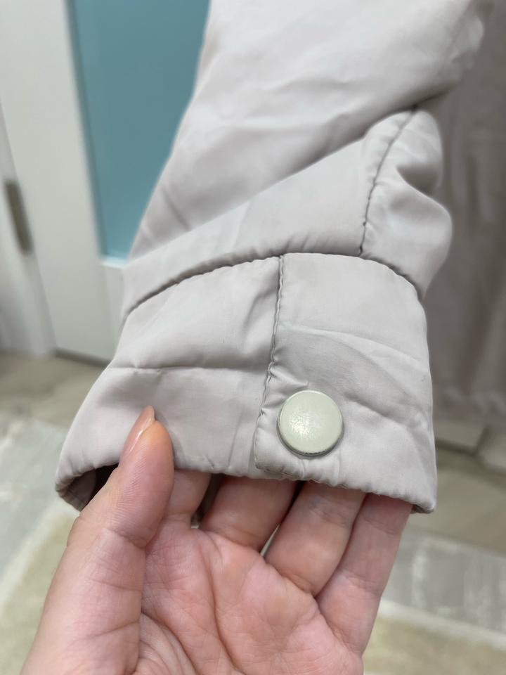 Бежевая куртка весеняя