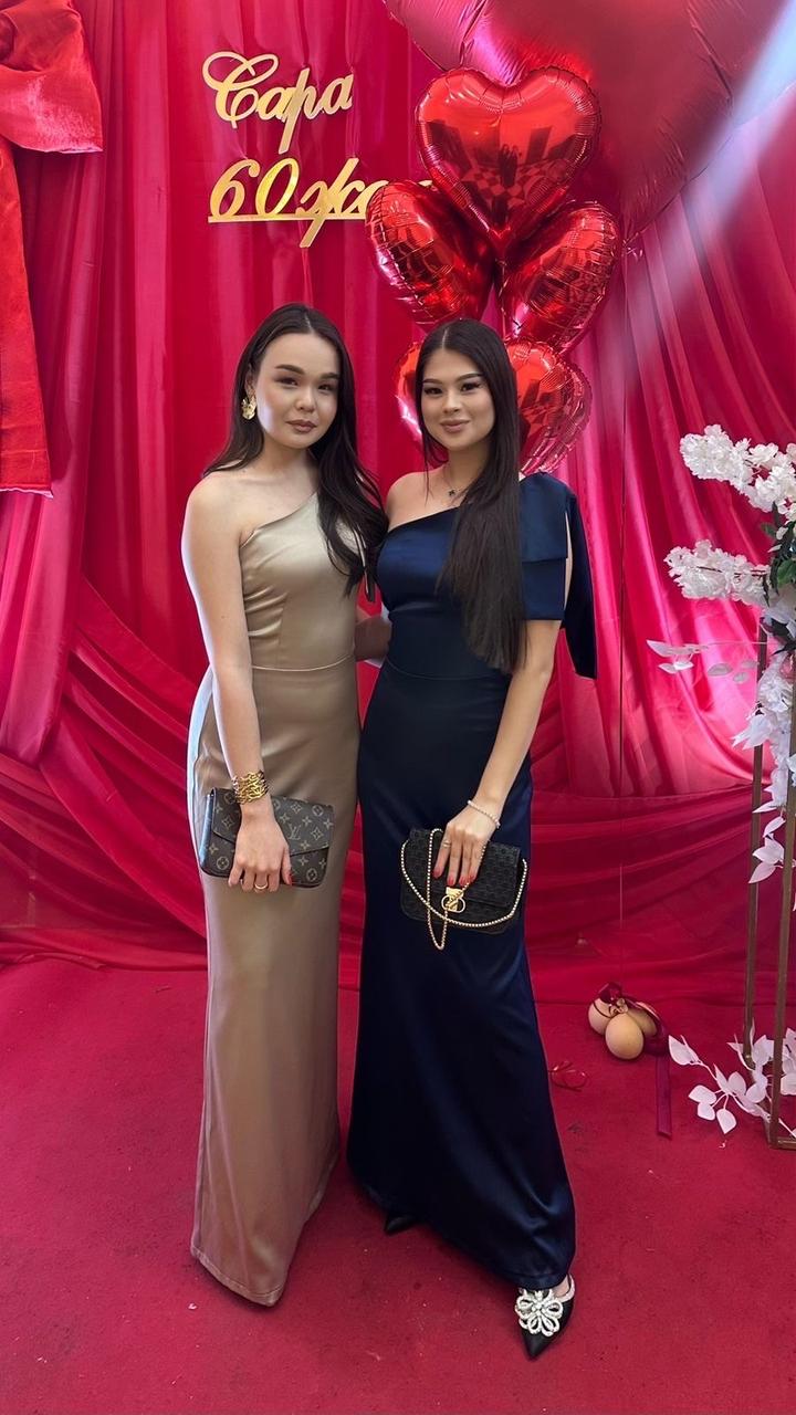 Платья атласные от leely