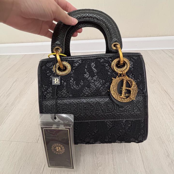 Сумка в стиле Dior от бренда H. Purade.K. Выполнена из натуральной кожи