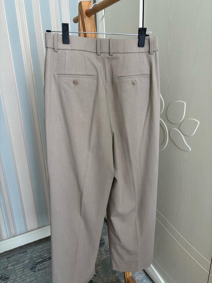 Брюки Uniqlo прямого кроя, бежевые, высокая посадка