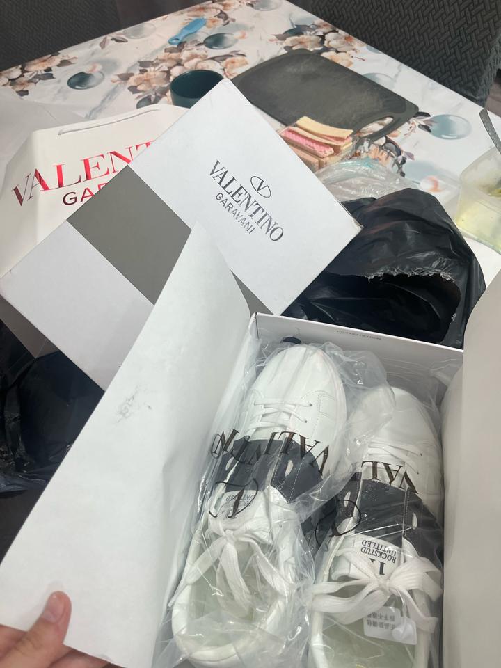 Кроссовки Valentino