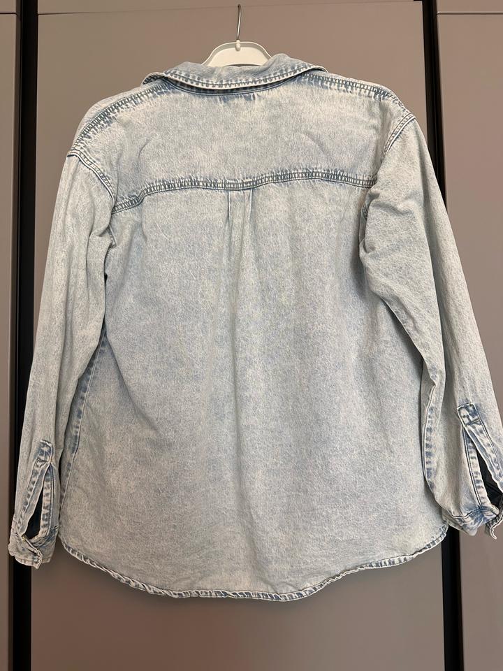 Джинсовая рубашка