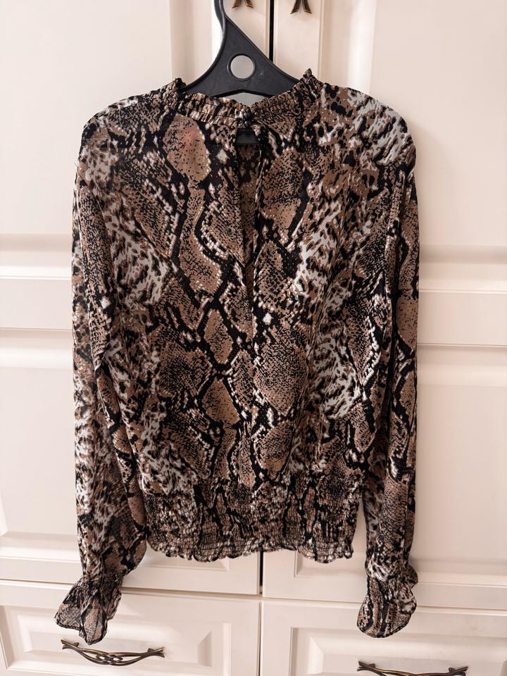 Нарядная блуза Гесс