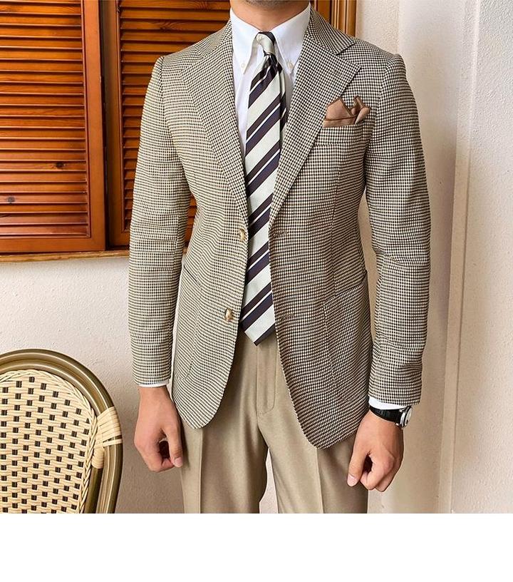 Пиджак весене-осений с широкими лацканами