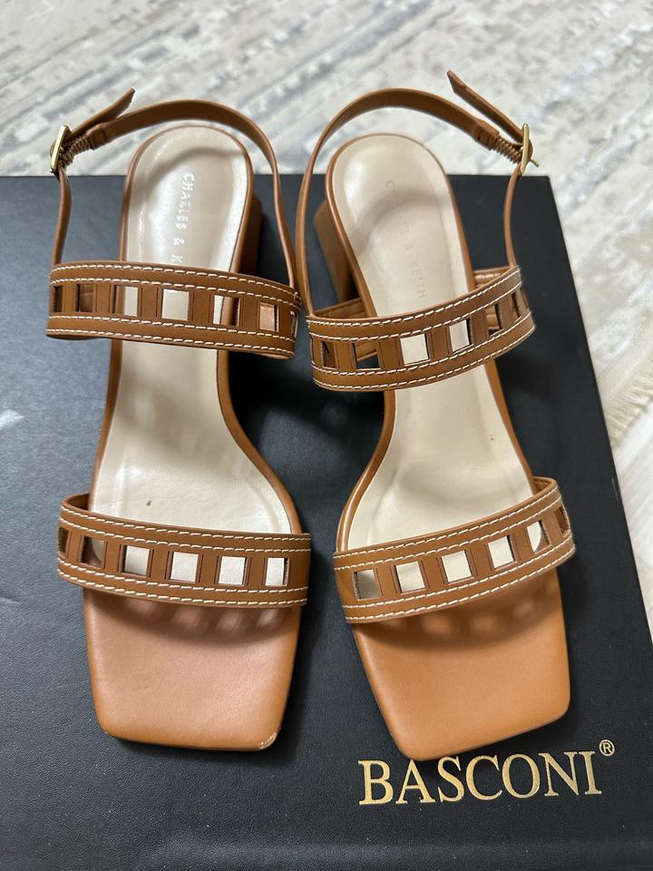 Босоножки от Charles&keith