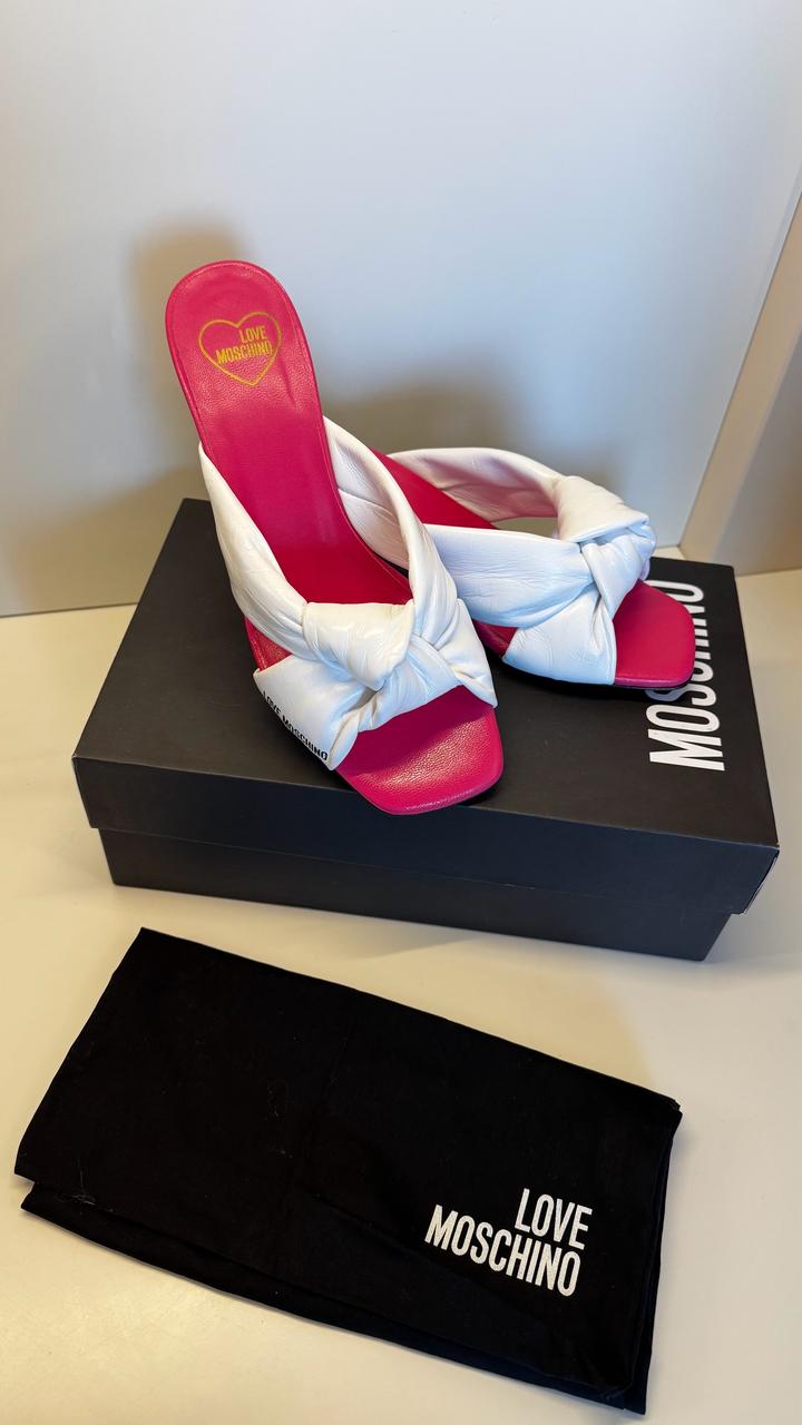 Шлепки Love Moschino