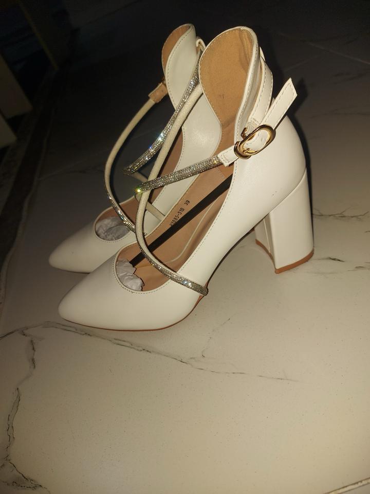 Белые туфли