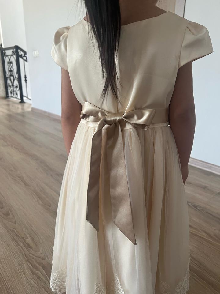 Красивое платье на девочку