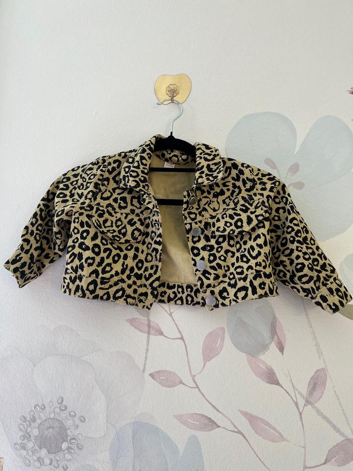 Леопардовая джинсовая куртка