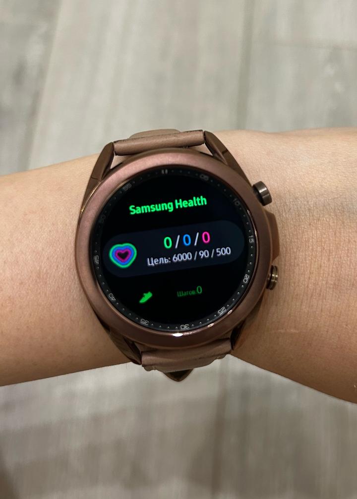 Розовые часы Samsung Galaxy Watch 3