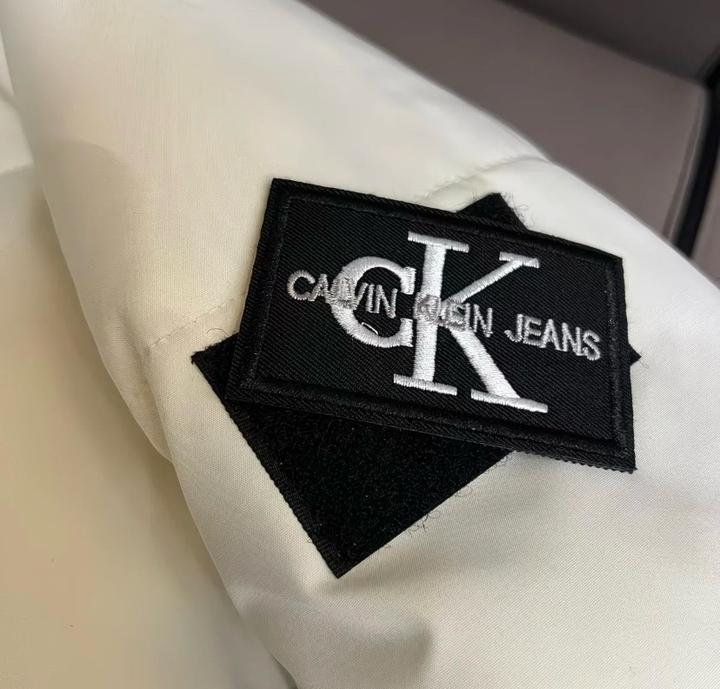 Белая куртка CK