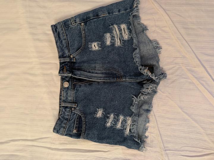 Джинсовые шорты