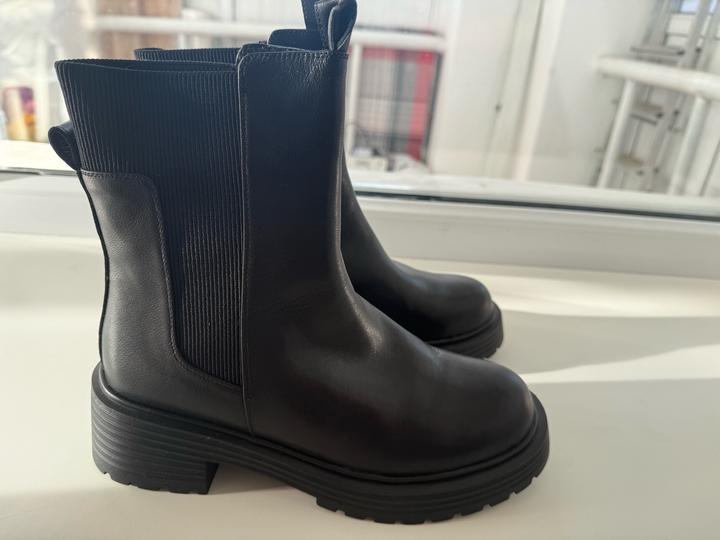 Ботинки зимние женские