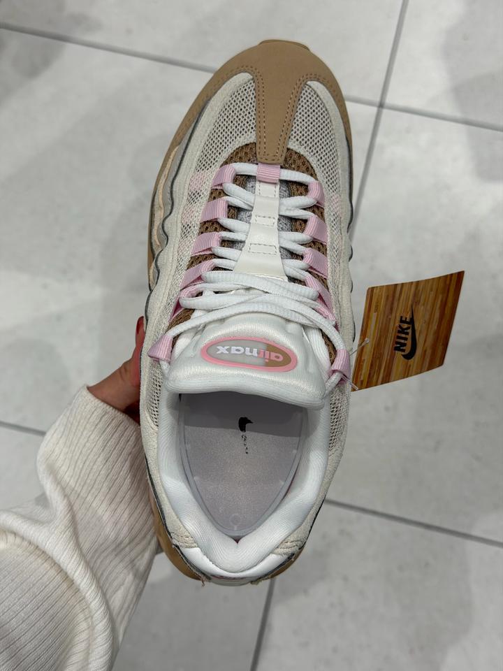 Кроссовки Nike