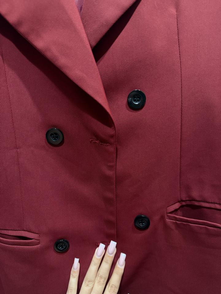 Бордовый пиджак