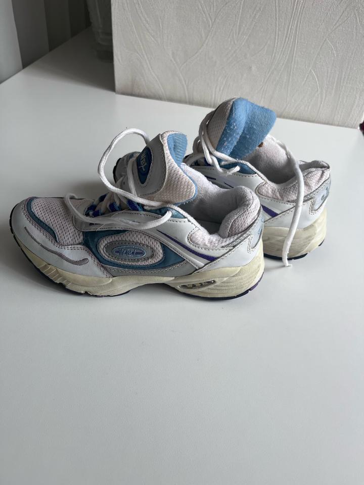 Кроссовки на каждый день по символической цене, 23 см по стельке