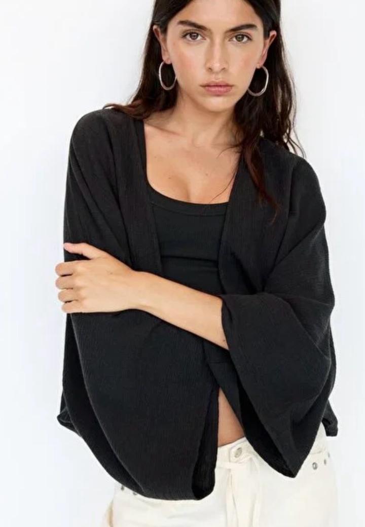 у кого есть это пончо пишите! куплю! с pull&bear