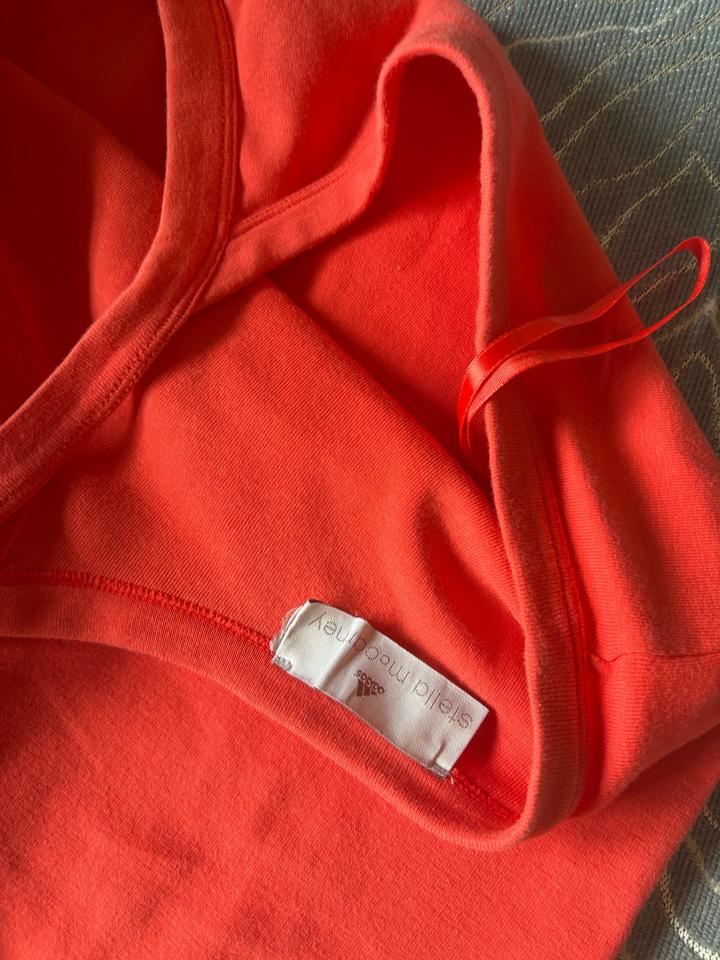 Топ Adidas by Stella McCartney