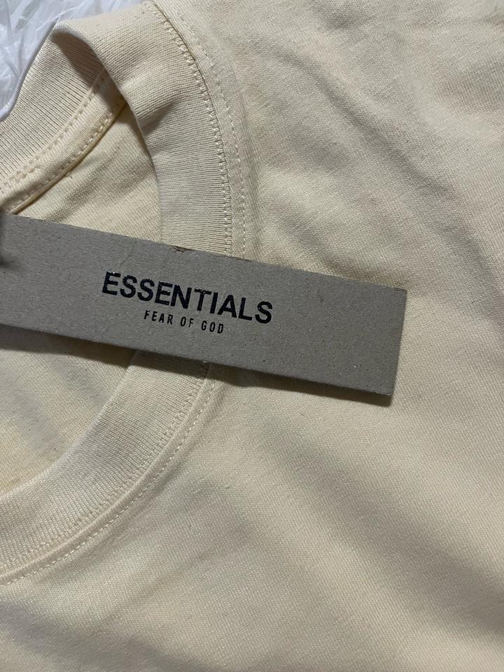 Футболка Essentials