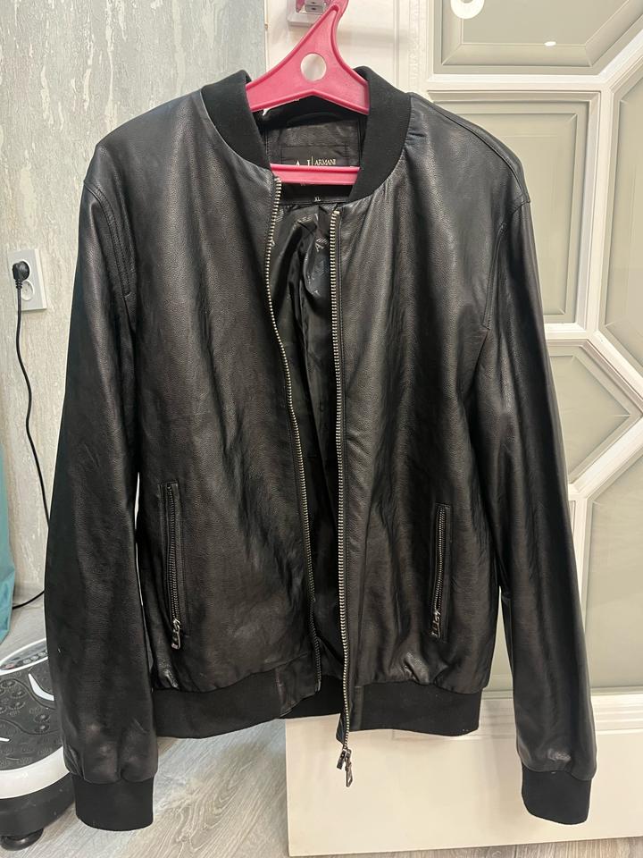 Кожаная куртка Armani