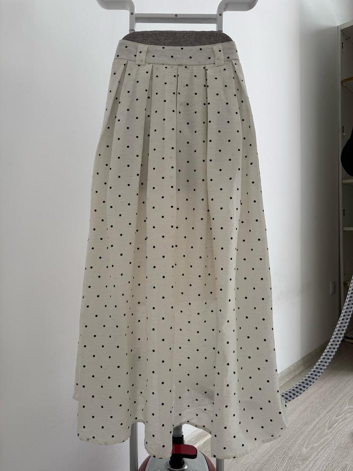 Трендовая юбка в горошек