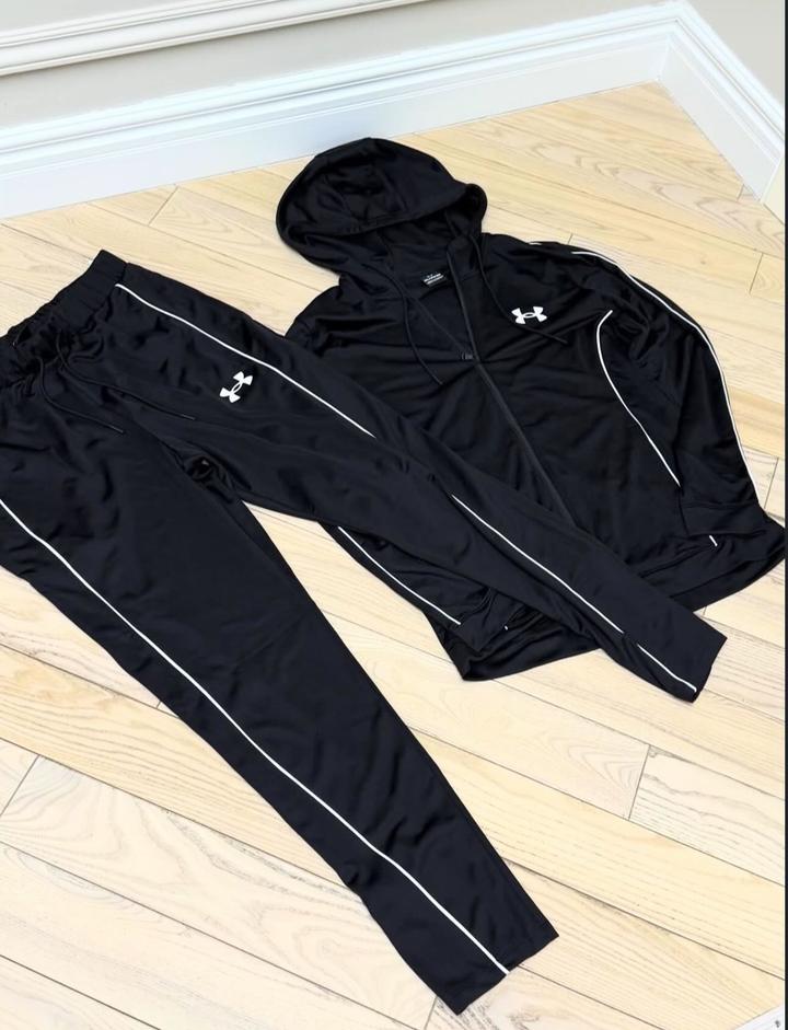 Черная оригинальная спортивка Under Armour