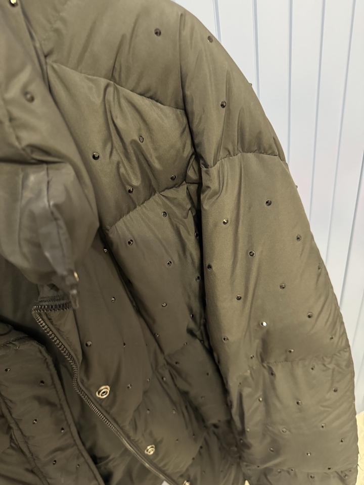 Продам пуховик Италия