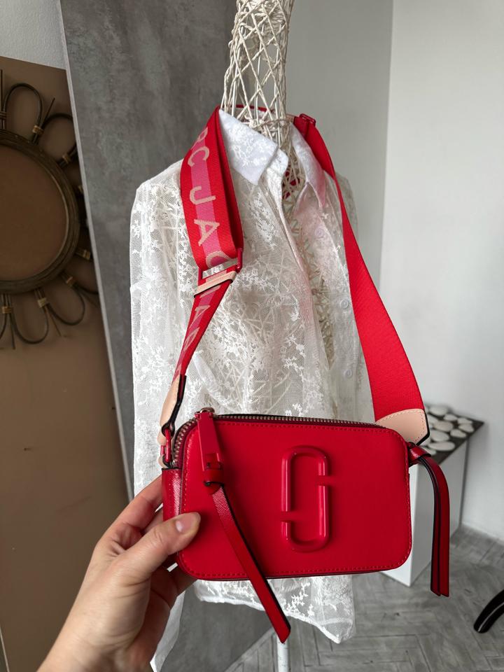 Сумка Marc Jacobs Snapshot — statement в красном