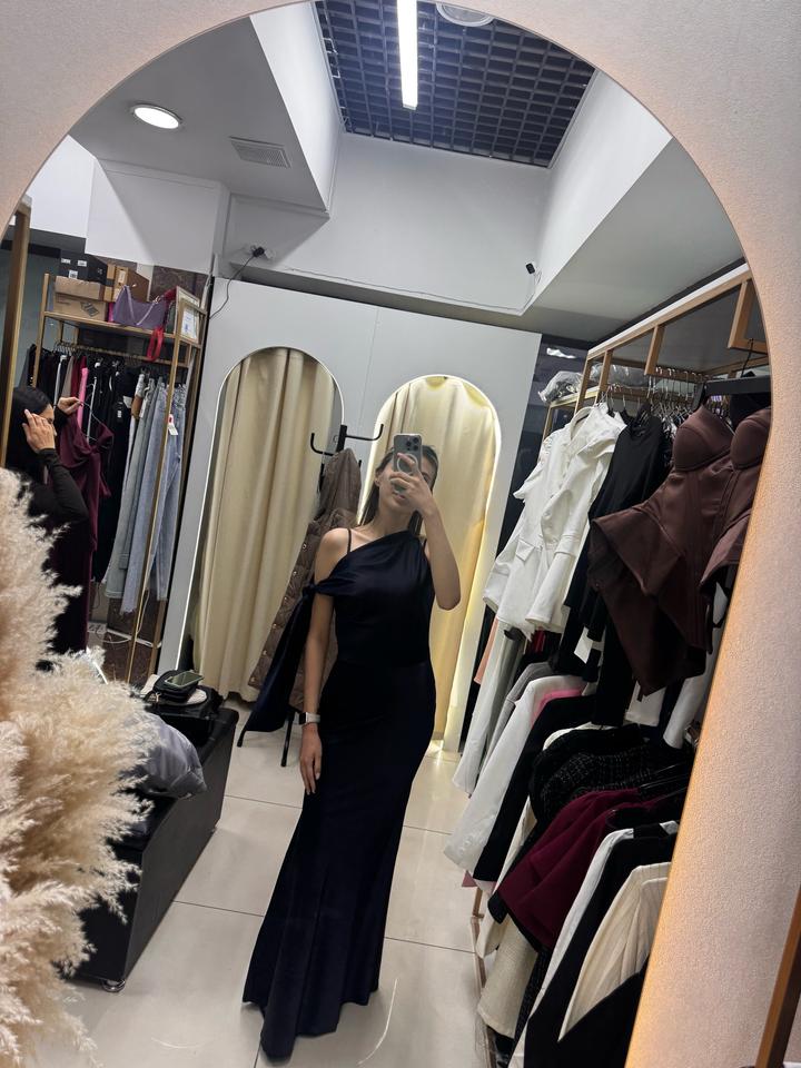 Темно синее платье атлас