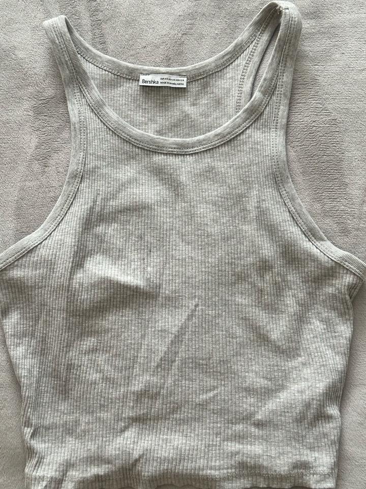 Топ Bershka