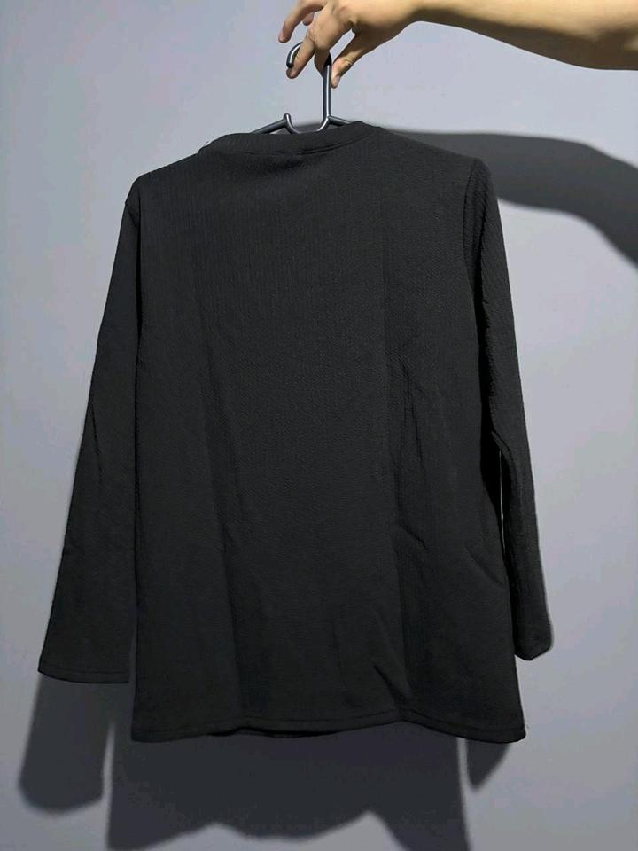 Черный лонгслив