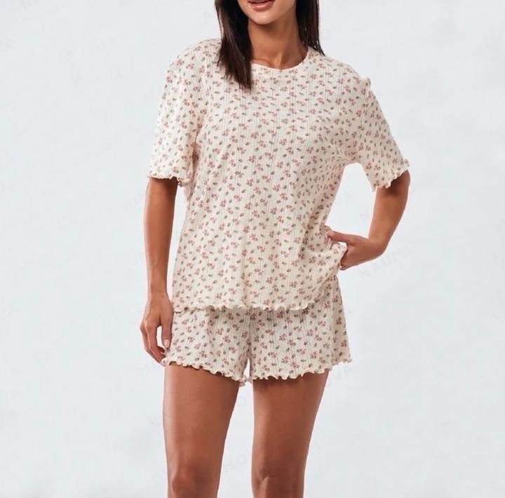 Пижама (костюм для дома)