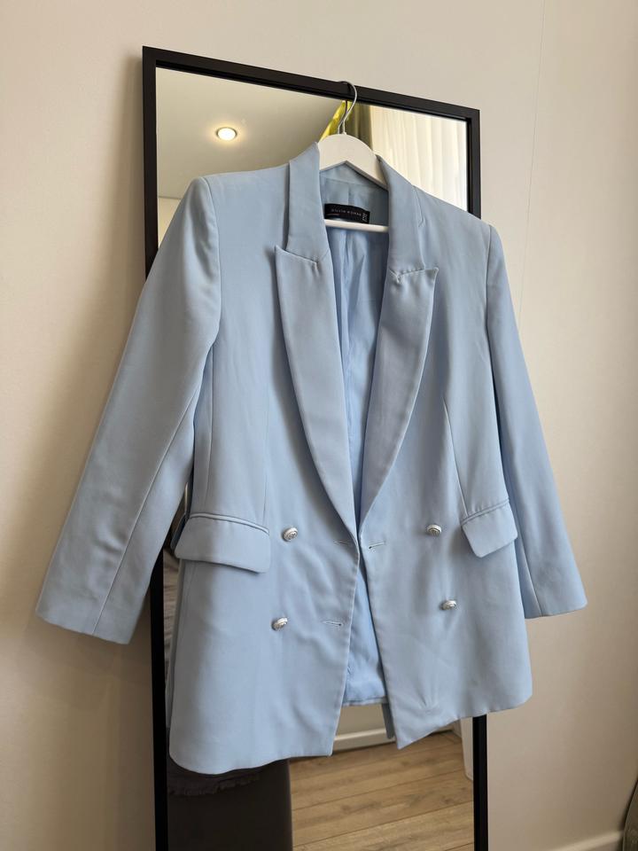 Голубой пиджак