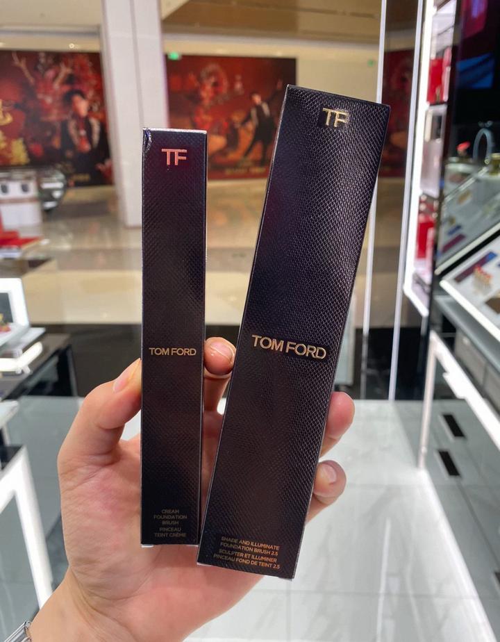 Косметичка и кисти Tom Ford