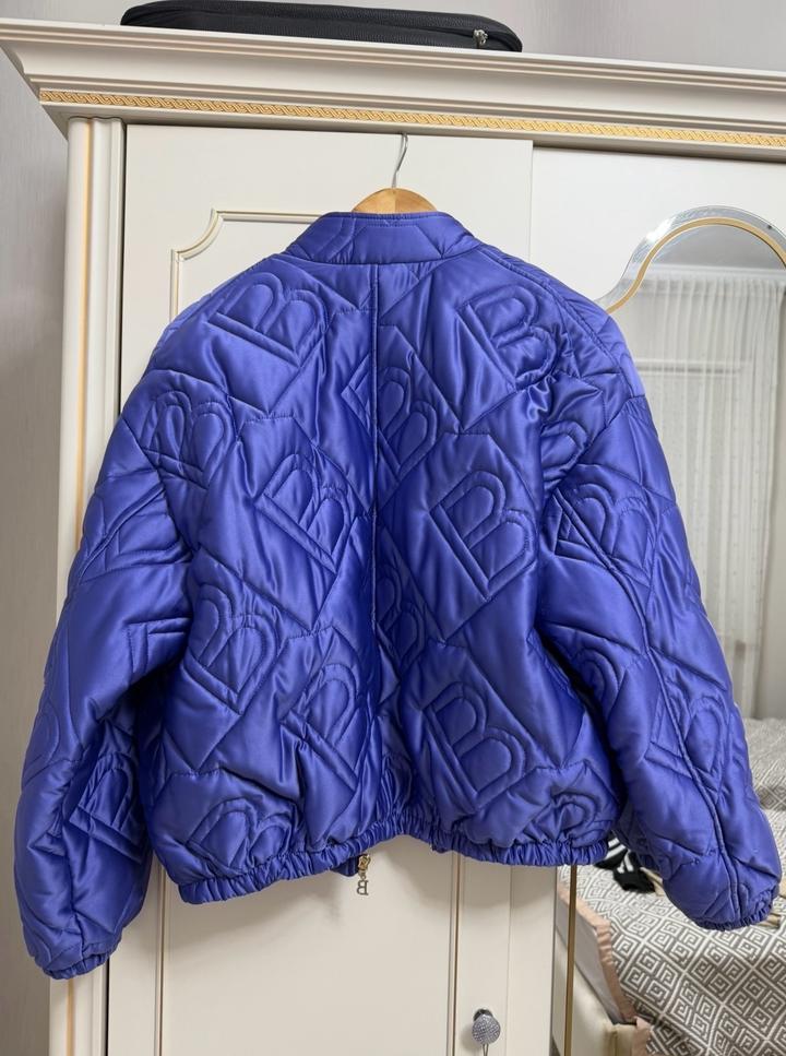 Стильная стёганая куртка от бренда Barbara Alvisi.