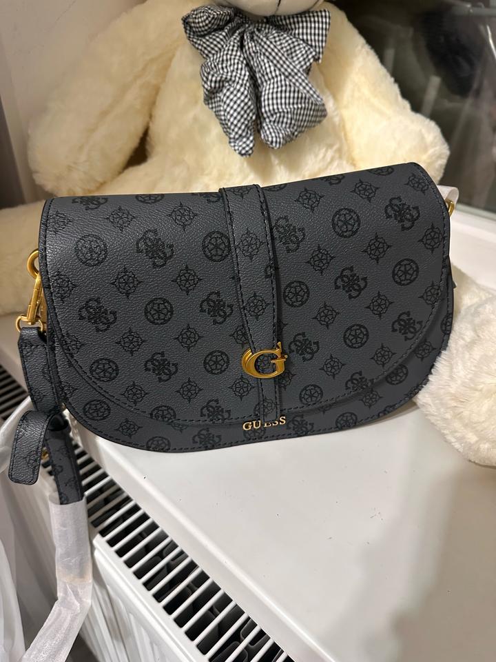 Оригинальная и новая сумка Guess