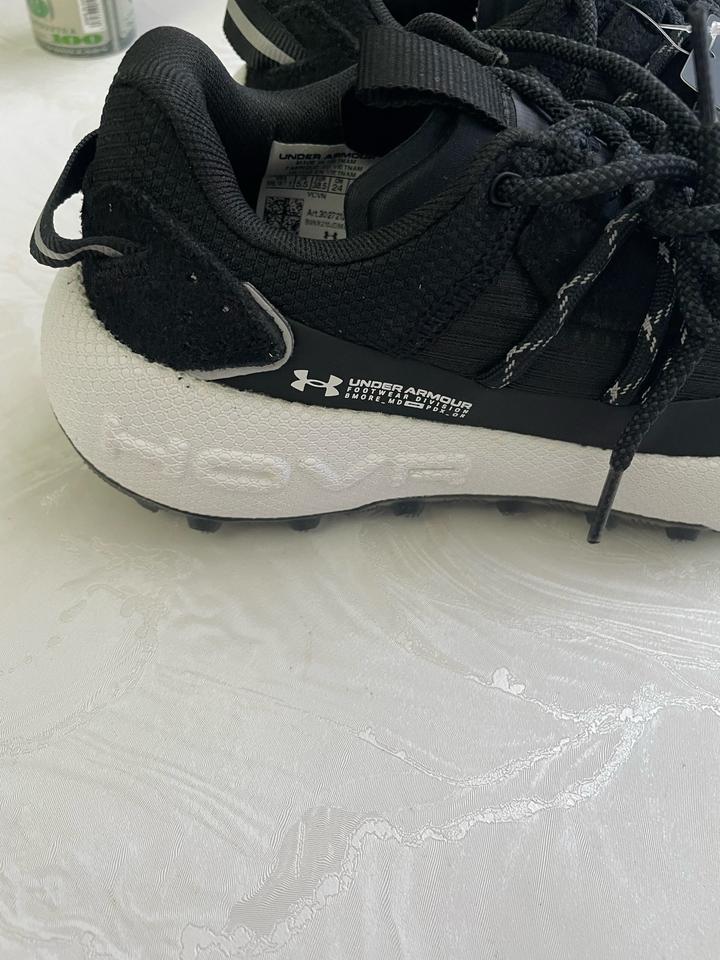 Кроссовки Under