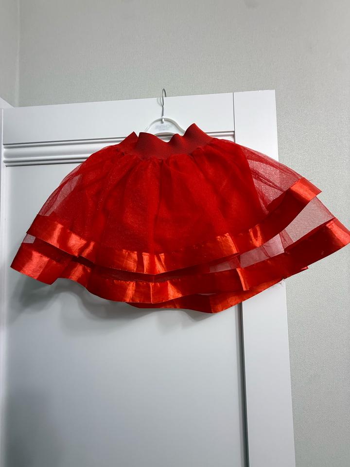 Юбка красная на 5-7 лет