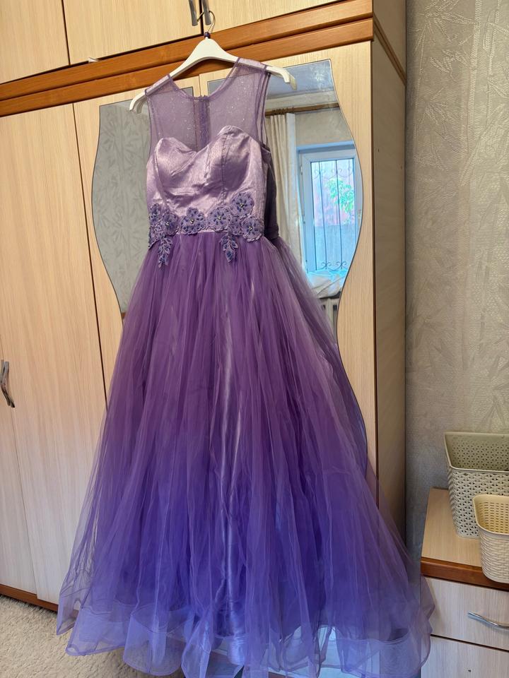 Вечернее платье