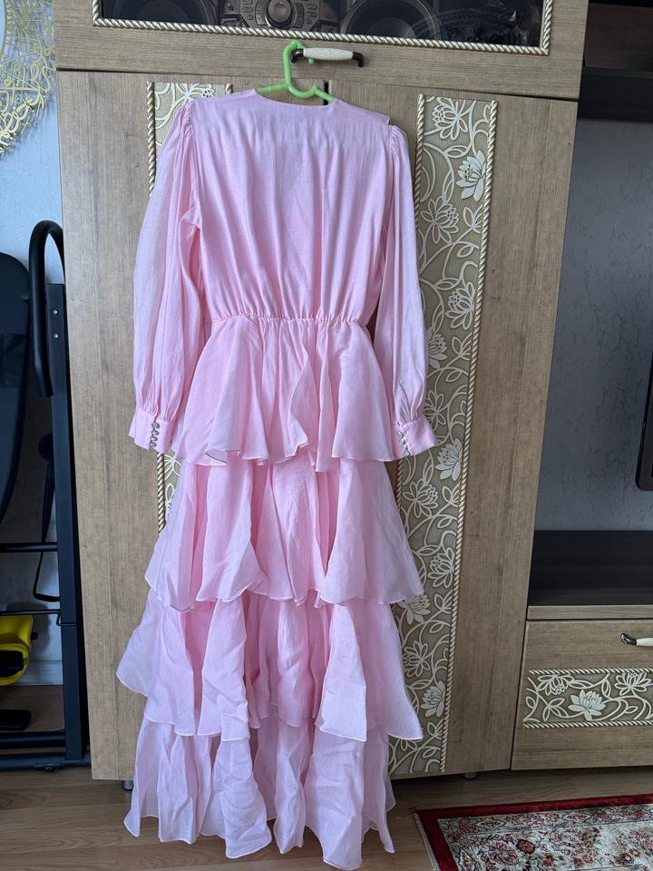 Платье вечернее розовое