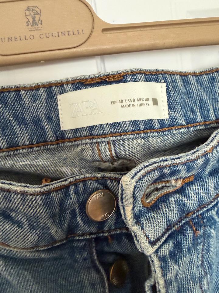 Джинсы Zara