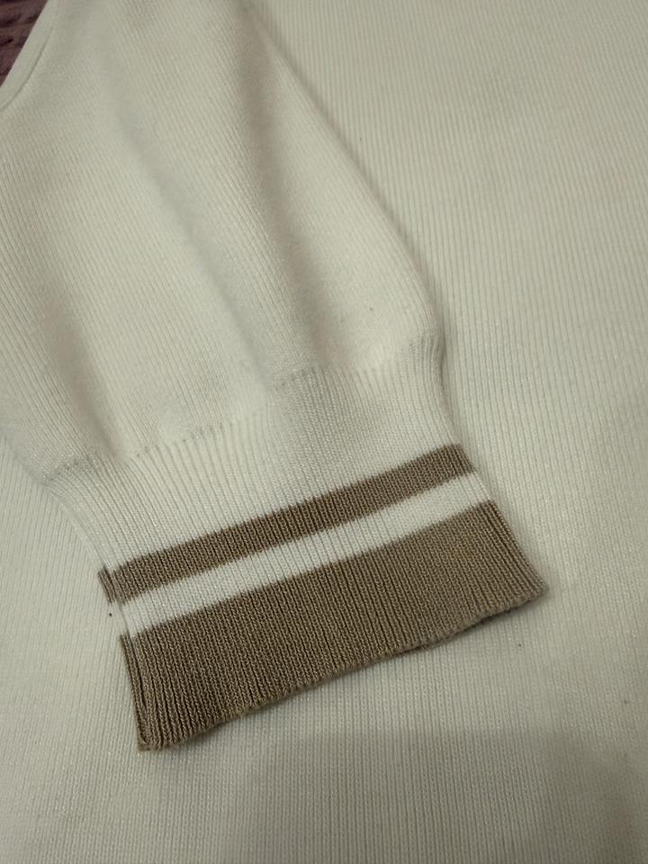 Подам кофточку с короткими руковами