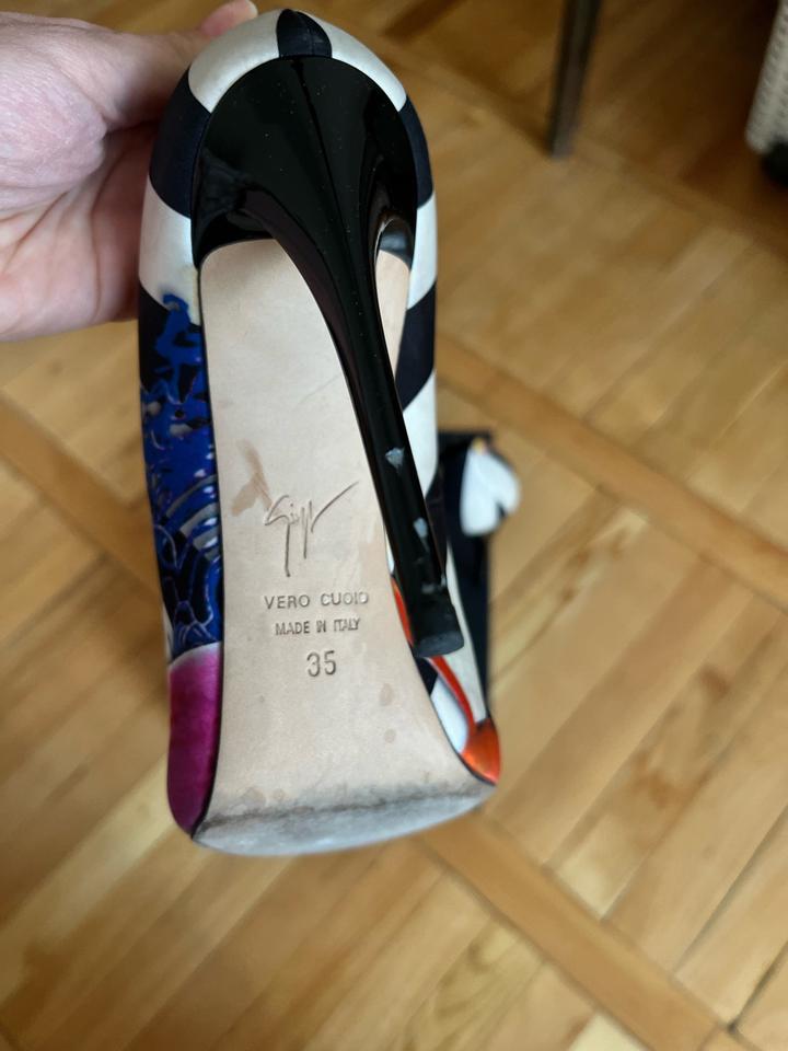 Стильные туфли на высоком каблуке