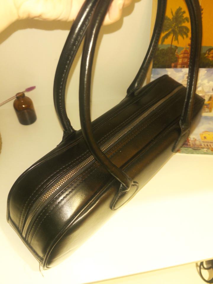 Черная сумка багет