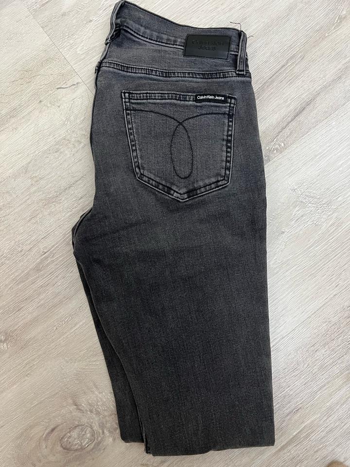Женские джинсы Calvin Klein