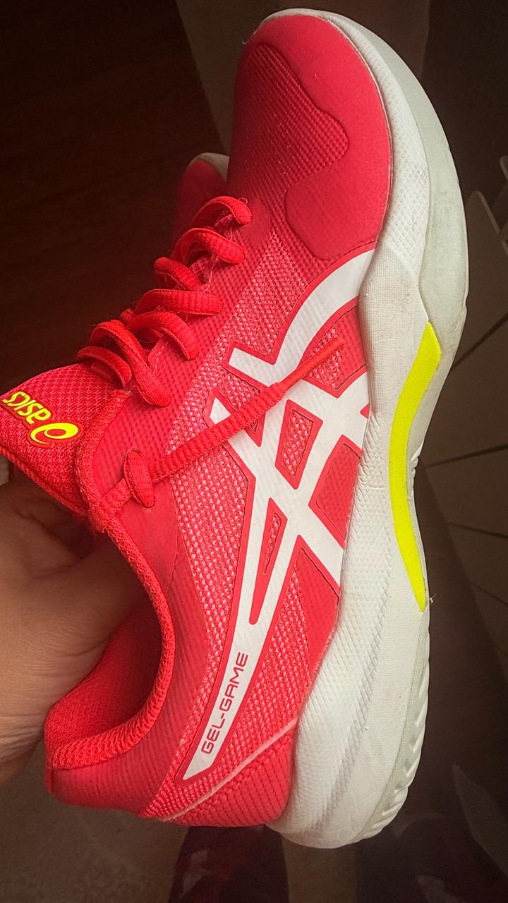 Кроссовки asics