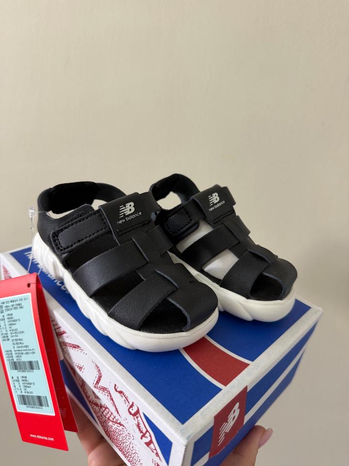 New Balance сандали