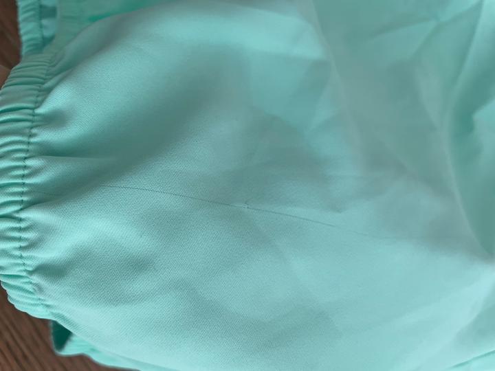 Блузка нежно берюзово-зеленоватого цвета