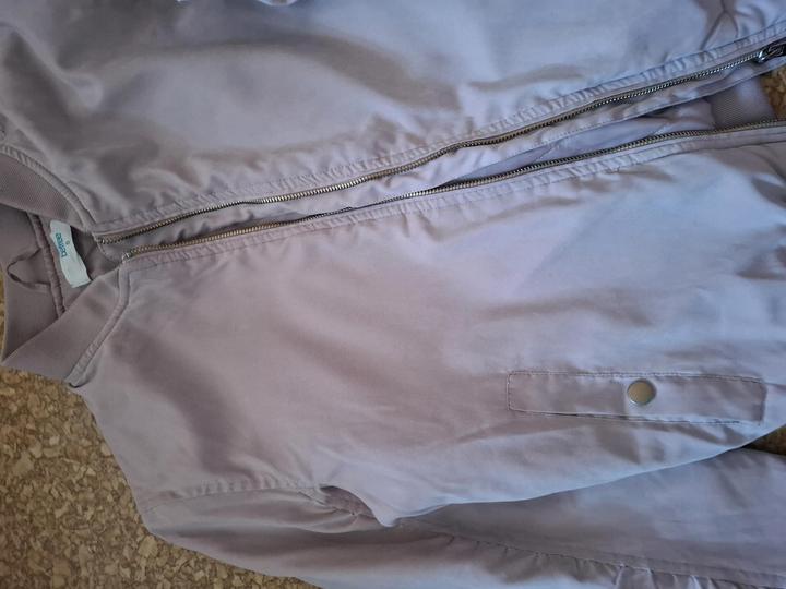 Продам курточку