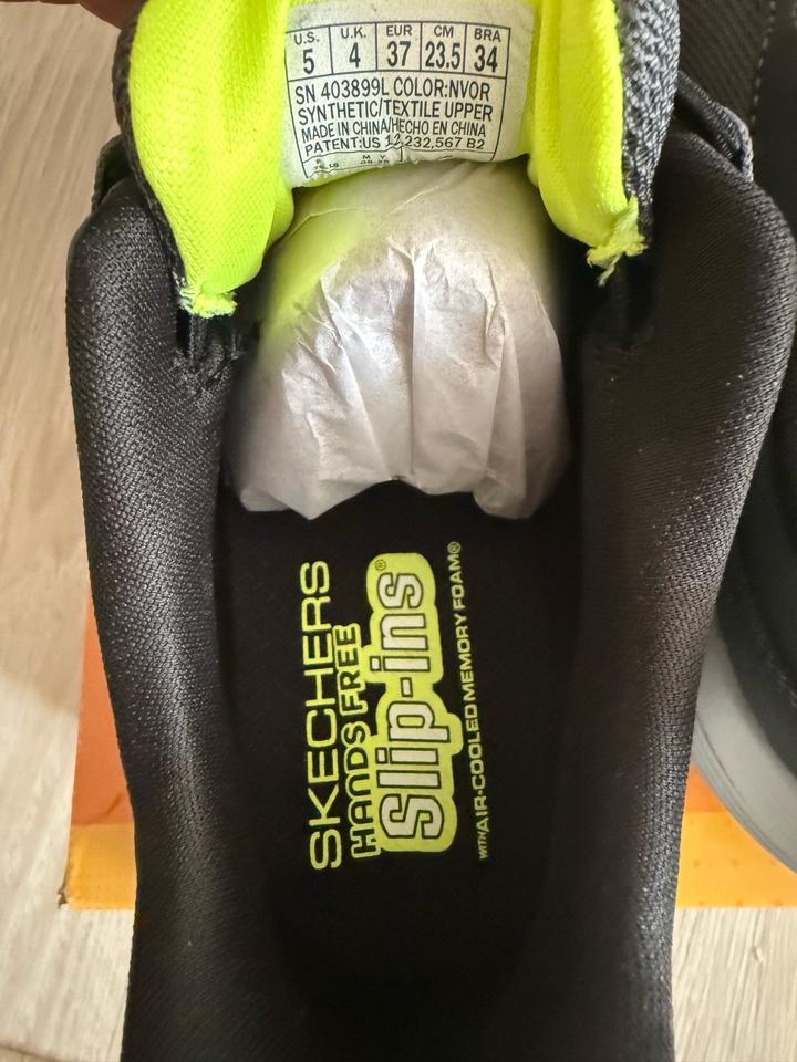 Кроссовки Skechers